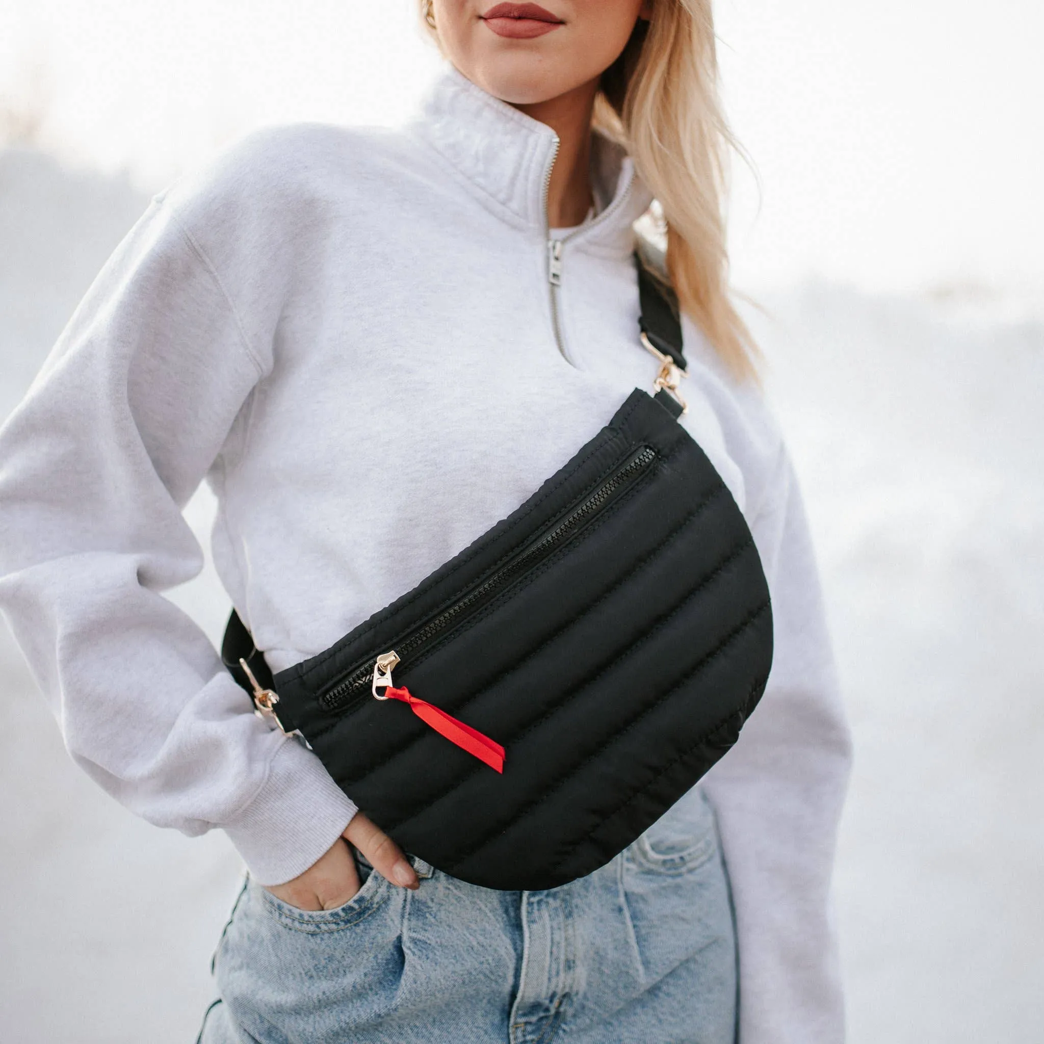 Jolie Belt Puffer Bag: Black